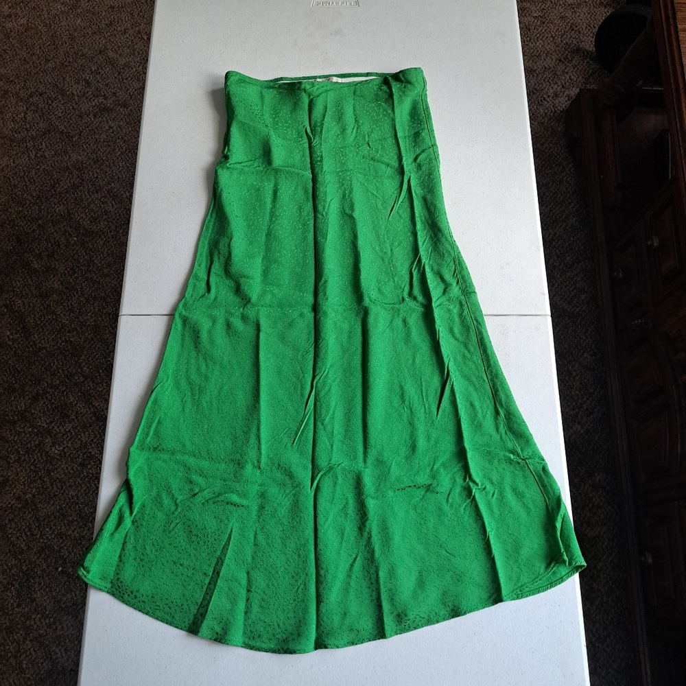 LOFT Vibrant Green Maxi Skirt - Picture 2 of 4